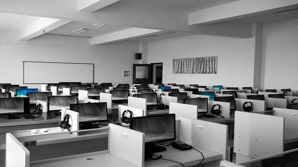 Lancer sa propre start-up en informatique : Les étapes cruciales à suivre
