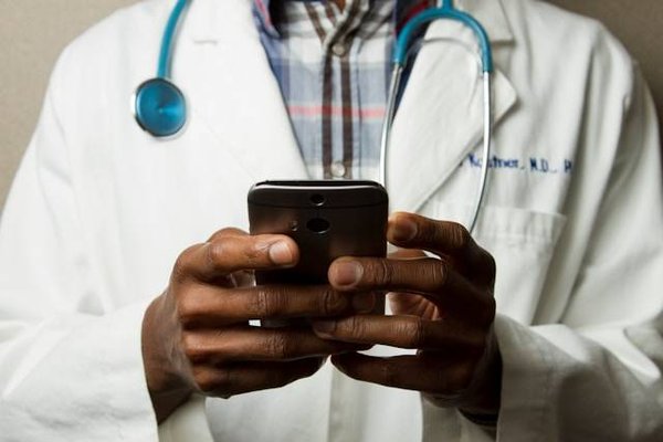 Stratégies efficaces pour recruter un médecin généraliste dans votre établissement